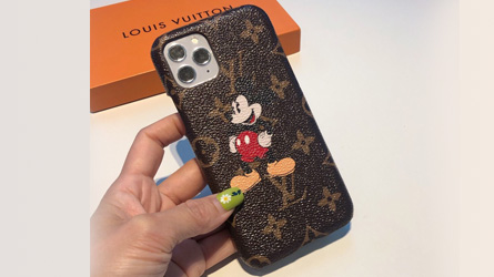 
				Louis Vuitton - Iphone 11 Pro mx case in red 
				Phone cases