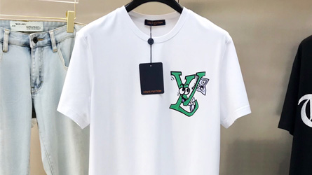
				Louis Vuitton				Clothes