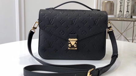 
				Louis Vuitton				Bags